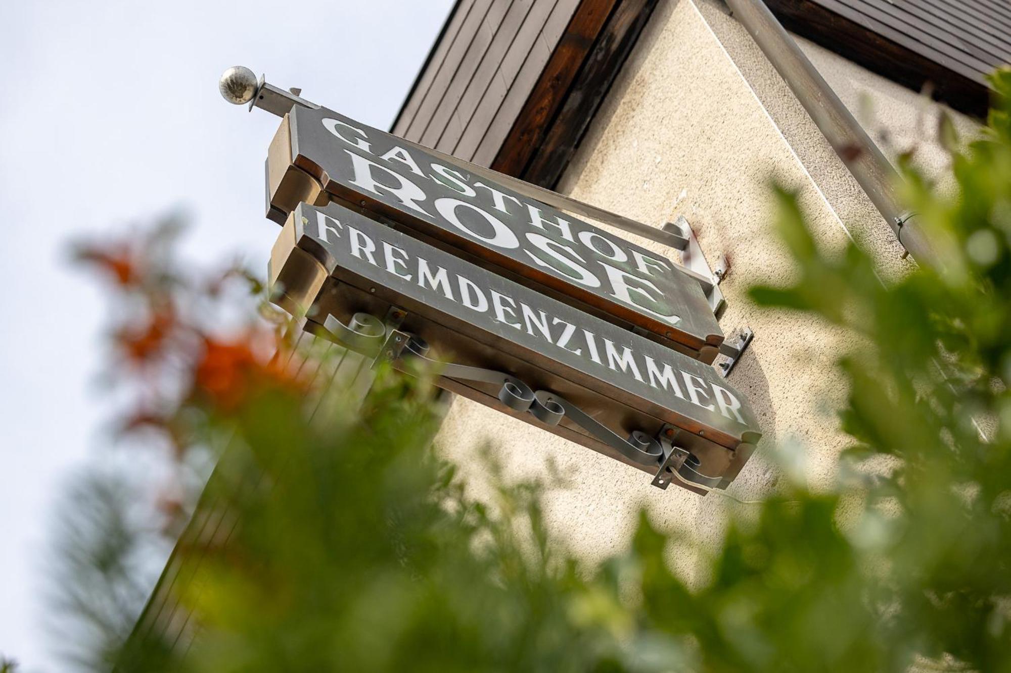 Gasthof Rose Ройтлинген Экстерьер фото